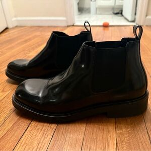 Black glossy Leather Chelsea Boots